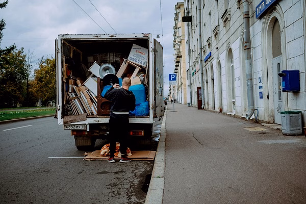 Moving a One-Bedroom Flat